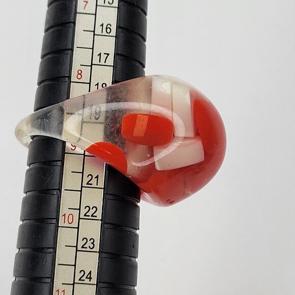 Chunky Oval Shape Resin Ring With Red and White Pill Beads Lucite Large Ring - Picture 8 of 8